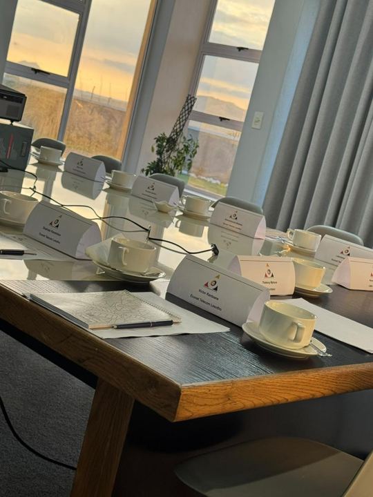 Meeting table details